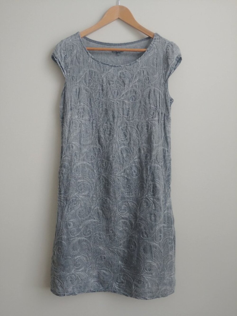 Lina Tomei 100% linen made in Italy grey cap sleeve dress Medium stretch panels